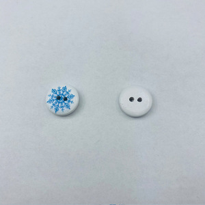 15Mm Flatback Gỗ Nút Cho Dệt Kim Áo Len Đáng Yêu Trẻ Em Giáng Sinh Loạt Phim Hoạt Hình In Bông Tuyết Bền Vững 2-Lỗ Bằng Gỗ - Product Image 4