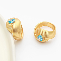 Bagues pour femmes en or plaqué, motif feuilles de herbe entrelacées, avec diamant CZ bleu solitaire délicat et bande fendue, style éternité