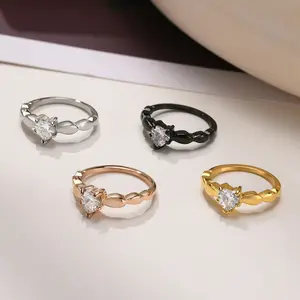 עיצוב תכשיטי נשים בהתאמה אישית נירוסטה צורת לב מעוקב זירקון משובץ טבעת אצבע שחורה אהבה לזוג נשים מתנה