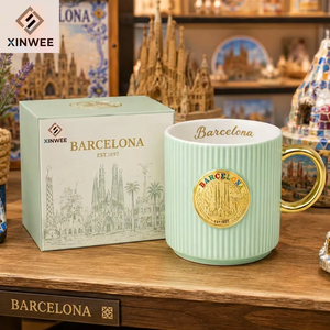 Taza de Café de Cerámica de Recuerdo de <span class=keywords><strong>Barcelona</strong></span>, España, Diseño Sagrada Fامília con Insignia Metálica, para Venta al por Mayor OEM de Porcelana Nueva - Product Image 3