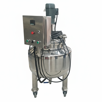 Machine de mélange et de traitement pour ligne de production de savon liquide, détergent, shampoing, gel douche et après-shampoing avec pompe agitateur