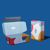 Pochettes d'expédition personnalisées en papier sulfurisé écologique et résistant, avec pelliculage mat, fermeture magnétique et gaufrage pour cosmétiques