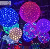 Arbre de rue créatif extérieur personnalisable 3D rond LED boule motif lumière-coloré suspendu décoratif pour les vacances