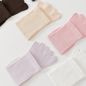 Chaussettes de sport en coton micro-compression amincissantes pour le bas du dos, cinq doigts, mi-mollet, toutes saisons, collection Printemps/Été 2026, pour Pilates, Fitness et Yoga - Product Image 4