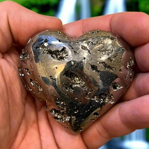 CrystalHola - Piedra Curativa de Pirita Amarilla de Alta Calidad al por Mayor, Ecológica, Grabada, con Forma de Corazón, Pulida, para el Día de la Madre - Product Image 1