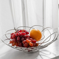 Nordic Style Roestvrijstalen Metalen Fruitplaat Mand Handmatige Bediening Holle Bloembladen Ontwerp Voor Huishoudelijke Opslag Groentegereedschap