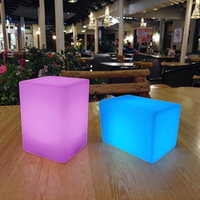 Cube LED IP65 Étanche RGB Rechargeable Lumières Décoratives CE ROHS Logo Personnalisé Vente Directe Usine pour Mariage Événement Location Hôtel