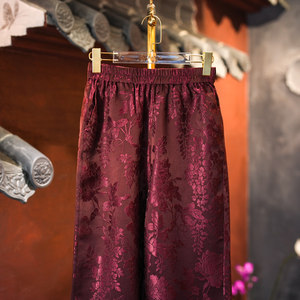 Vêtements pour femmes originaux, nouveau style chinois, pantalon large à taille haute élastique en soie rouge Xiangyun Sha, amincissant, 5910 - Product Image 2
