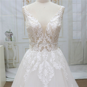 Robe de mariée classique élégante avec encolure en V, tenue de <span class=keywords><strong>mariage</strong></span>, <span class=keywords><strong>costume</strong></span> d'anniversaire, 1 pièce - Product Image 2