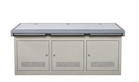 Console de surveillance pour trois personnes, 1710*900*750mm ; Console de centre de commande ; Poste de travail central incurvé sur mesure.