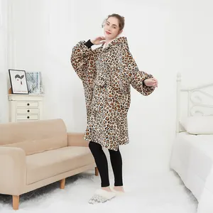 Winter Warm Wearable Premium Kwaliteit Giant Pocket Oversized Fleece Hoodie Deken Luipaard Hooded Dekens