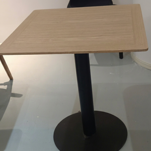 Plateau de table en bois commercial avec surface ignifuge, design moderne et minimaliste pour la restauration et les meubles de café - Product Image 1