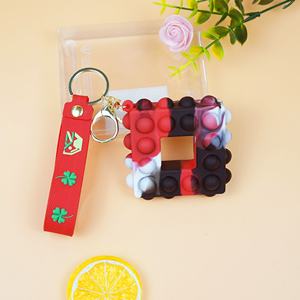 Llaveros Promocionales Impermeables de Alta Calidad, Colgantes de Plástico con Burbujas Antiestrés, Divertidos, Bolas Geométricas 3D - Product Image 5