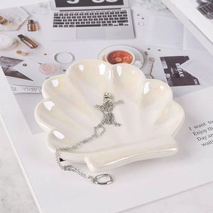 Bandeja de Joyería Blanca Perla con Logotipo Personalizado, Porta Anillos, Plato Decorativo Pequeño para Anillos, Aretes y Collares - Product Image 4