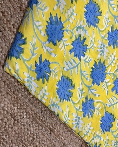 Hermosa Tela de Algodón Estampada a Mano, Tela Artesanal India Ligera de 110 GSM para Ropa de Mujer, Cortinas y Fundas para Niñas - Product Image 2