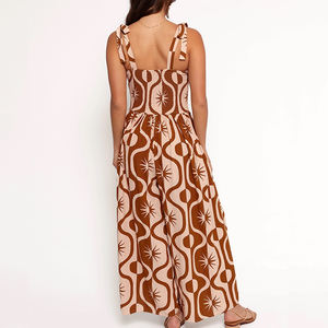 Nuevo mono largo de lino y algodón de lujo con estampado playero, plisado y de pierna ancha con tirantes - Product Image 4