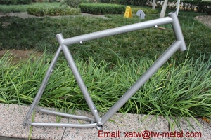 Cuadro <span class=keywords><strong>de</strong></span> <span class=keywords><strong>bicicleta</strong></span> <span class=keywords><strong>de</strong></span> <span class=keywords><strong>carretera</strong></span> <span class=keywords><strong>de</strong></span> <span class=keywords><strong>titanio</strong></span> 700C con freno <span class=keywords><strong>de</strong></span> disco, cuadros <span class=keywords><strong>de</strong></span> <span class=keywords><strong>bicicleta</strong></span> <span class=keywords><strong>de</strong></span> grava <span class=keywords><strong>de</strong></span> <span class=keywords><strong>titanio</strong></span>, bicicletas <span class=keywords><strong>de</strong></span> <span class=keywords><strong>titanio</strong></span> 700C - Product Image 3