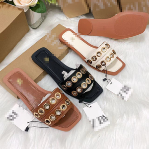Sandales plates à bout carré pour femmes, avec œillets métalliques décoratifs, double bride, pour l'été, pantoufles d'extérieur, vente en gros - Product Image 1