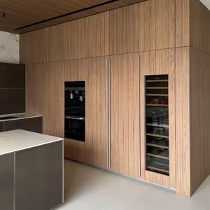 Ensemble d'armoires de cuisine de style américain classique avec îlot, design Shaker blanc crème et moulures de plafond, sur mesure pour la maison - Product Image 3
