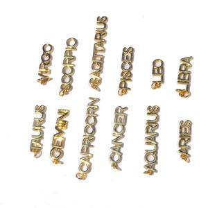 Vente en gros <span class=keywords><strong>horoscope</strong></span> couleur or police anglaise lettres initiales signe du zodiaque pendentif pour bijoux accessoires chine fournisseur - Product Image 1