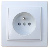 Enchufe de Pared con Conexión a Tierra, Enchufe Europeo IP44, Conexión a Tierra, Fábrica Elendax, Enchufe Impermeable