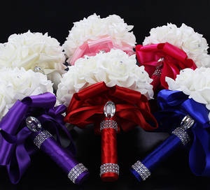 Bouquet de mariage élégant en mousse artificielle avec strass et rubans, parfait pour la mariée, les demoiselles d'honneur, la cérémonie nuptiale et la décoration - Product Image 2