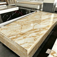 Panneau décoratif en PVC imitation marbre, résistant à l'humidité, imperméable et anti-UV, alternative au marbre pour les murs
