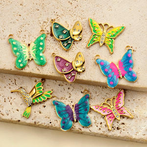 Galerie des créatures du jardin |   Pendentif en acier inoxydable plaqué or 18 carats PVD |   Charme en émail insecte papillon abeille <span class=keywords><strong>coccinelle</strong></span> <span class=keywords><strong>et</strong></span> colibri - Product Image 6