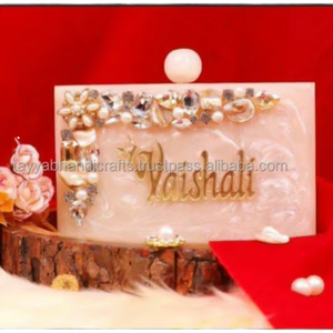 Pochette en résine de haute qualité personnalisable, sac de soirée parfait pour femme - Product Image 1