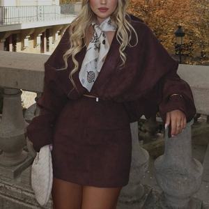 Ensemble 2 pièces en daim pour femme, style personnalisé du fabricant : veste bomber courte et mini-jupe taille haute - Product Image 2