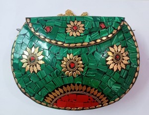 Sac à main en bois et résine fait main, motif à carreaux, bandoulière chaîne, ouverture supérieure, usage quotidien - Product Image 1