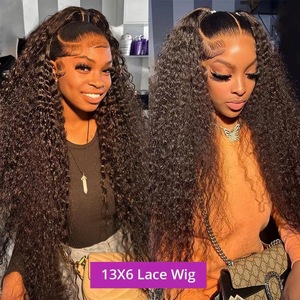 Parrucca sintetica riccia da 32 pollici per <span class=keywords><strong>donna</strong></span> - Parrucca lunga nera con cuoio capelluto realistico, ricci naturalmente sciolti e ondulati - Product Image 4