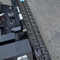 Tondeuse à gazon professionnelle durable à chenilles avec télécommande sans fil pour le désherbage agricole