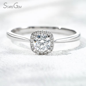 Anillo de Compromiso Clásico con Halo de Oro Blanco de 18K y Diamante Cultivado en Laboratorio de Corte Brillante Redondo de 0.39ct y 4.48mm, Color D, de Starsgem - Product Image 1