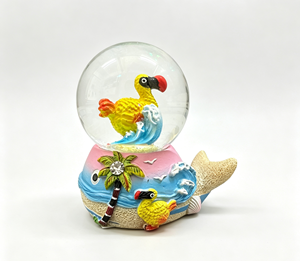 Globe d'eau en résine de Majorque, Dauphin, Tortue, Flamant rose, Gecko, Dodo, Globe d'eau océanique multi-styles, Souvenir de plage personnalisé, Décoration de bureau - Product Image 1
