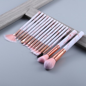 Meakup Fournisseur De Noël Fait Main En Plastique Mélangeur Sans Cruauté 15 Pièces Maquillage Brosse Ensemble - Product Image 1