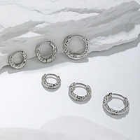 Boucles d'oreilles créoles fines de style minimaliste en argent sterling 925, finition martelée, pour femmes et filles