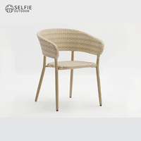 Chaise de bistrot française moderne pour jardin de villa extérieure avec structure en aluminium et rotin PE, idéale pour chambre, école, parc, cuisine et atelier