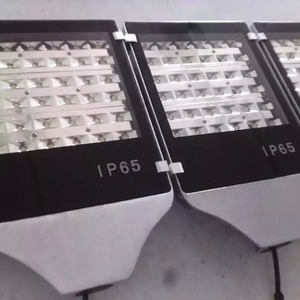 Lampadaire LED 150W IP65 pour éclairage extérieur - Product Image 2
