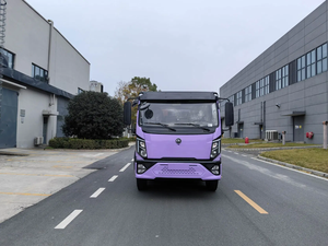 Camion per la raccolta rifiuti elettrico puro con cassone posteriore da 8 m³ a zero emissioni per lo smaltimento dei rifiuti comunitari - Product Image 2