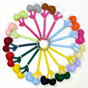Porte-clés vintage en PU pour femme, motif cœur de pêche <span class=keywords><strong>et</strong></span> cerise, pendentif de luxe mignon en forme de fruit, accessoire de bijoux, breloque - Product Image 2