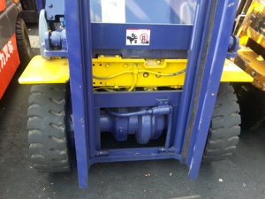 Montacargas Diésel Komatsu FD30 Usado Original de 3 Toneladas con Mástil de Tres Etapas en Excelentes Condiciones de Funcionamiento a Precio Competitivo - Product Image 6