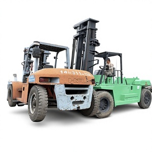 Chariot élévateur diesel Mitsubishi FD160 FD150 d'occasion, 16 tonnes, 4,5 mètres, 3 étages, traction avant, modèle 2023, avec déplaceur latéral et mât conteneur - Product Image 1