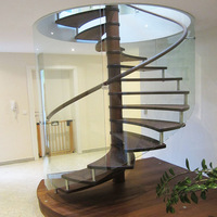Système d'escalier moderne de luxe en bois massif à marches en spirale pour intérieur