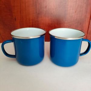 Tasse à café/thé en émail en acier avec anse, personnalisable avec logo, réutilisable, à bord roulé, pour le camping, vente en gros - Product Image 6