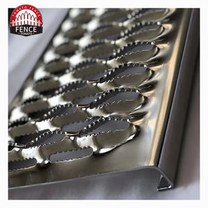 <span class=keywords><strong>Plaque</strong></span> antidérapante galvanisée en métal perforé pour les escaliers et le sol - Product Image 4