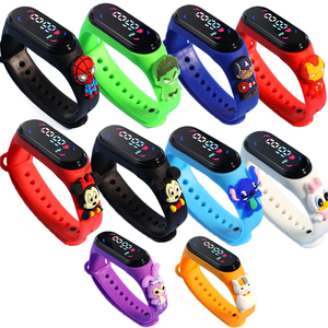 Bracelet électronique en silicone <span class=keywords><strong>Mickey</strong></span> pour enfants, <span class=keywords><strong>montre</strong></span> sport LED rétro rouge, affichage numérique, pour filles et femmes, étanche, tendance - Product Image 1