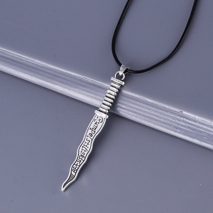 Collier de mode Blanche-Neige, pendentif vintage en forme de poignard du Nain Rumpelstiltskin, en alliage de zinc plaqué argent antique, avec chaîne en corde - Product Image 4