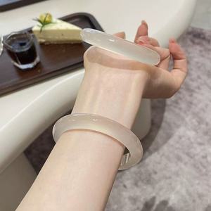 Bracelet en Agate Champagne-Gold de Haute Clarté Couleur Naturelle AAA, Calcedoine Clair de Lune Style Pastoral, Couleur Naturelle qui Sublime le Bracelet - Product Image 2