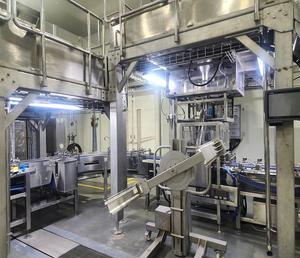 Machine à emballer automatique de plateau de nourriture de technologie avancée à grande vitesse avec la fonction de remplissage et de cachetage pour la viande de casse-croûte de riz - Product Image 4